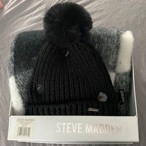 Women's Steve Madden winter hat and oversized scarf set. Never worn new in box.